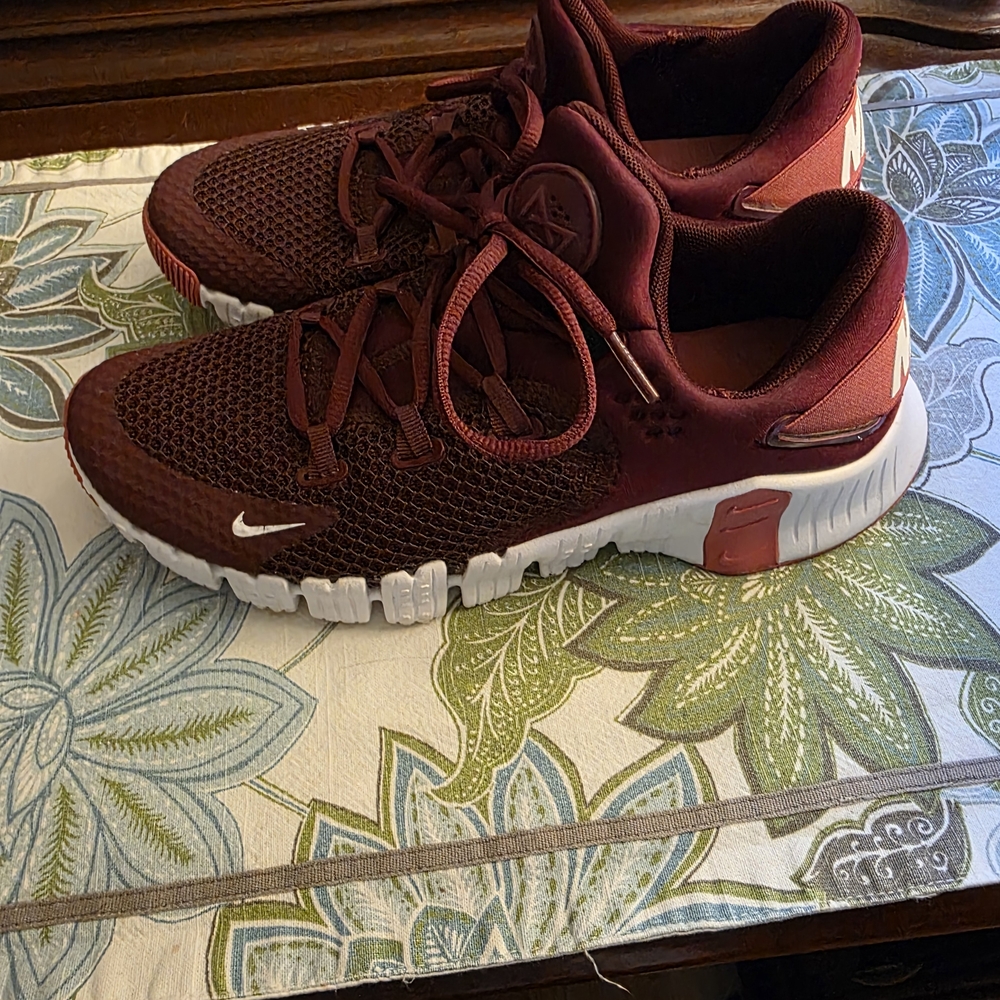 Nike Women's Burgundy Athletic Shoes